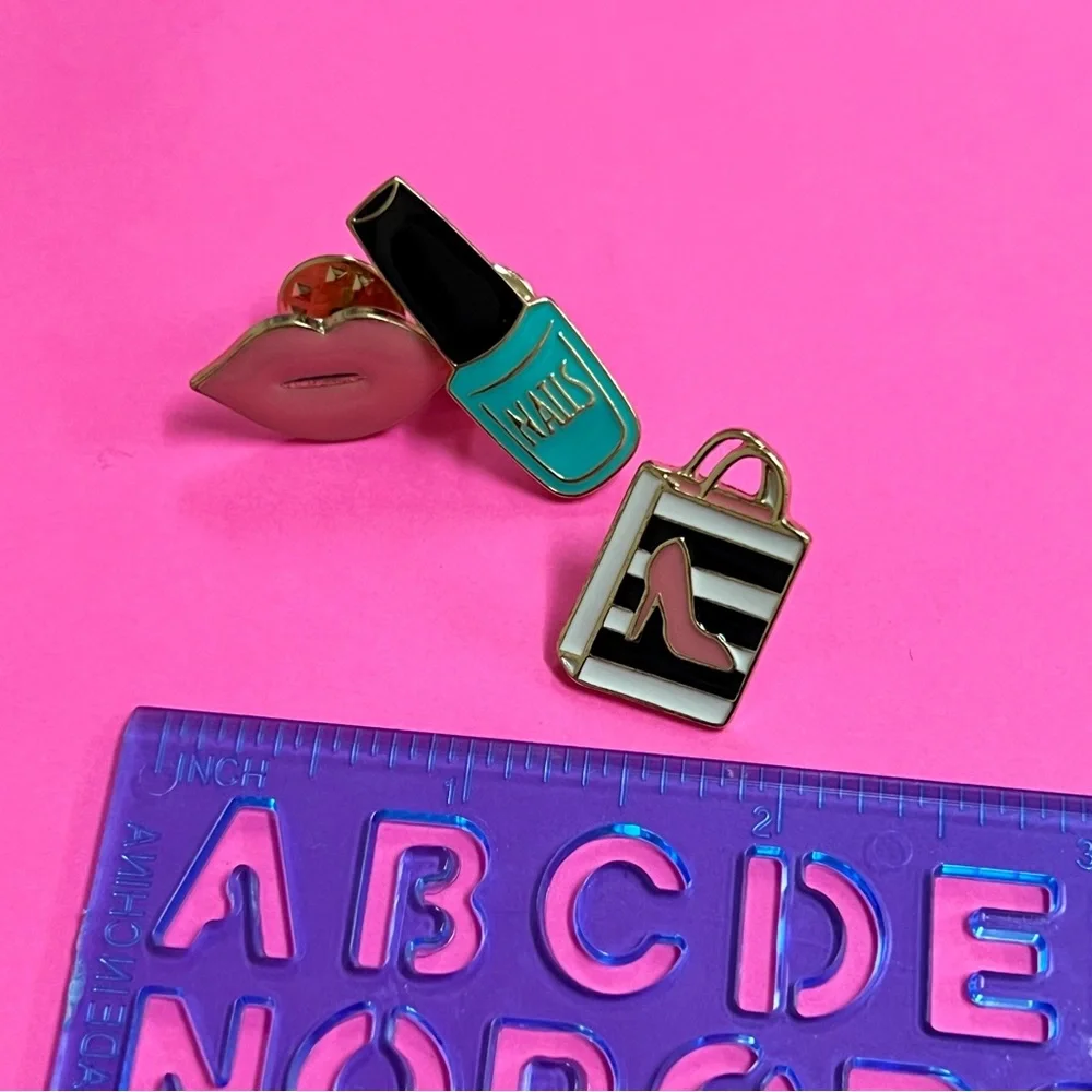 Trendy Enamel Pin Set - Lips, Nail Polish, Shopping Bag - Picture 4 of 4